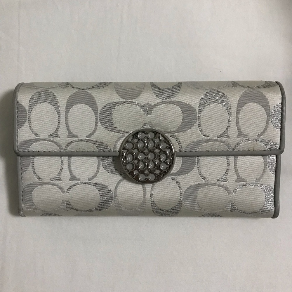 COACH Classic Logo Wallet
